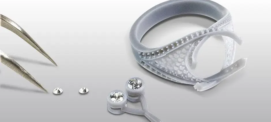 Imagem de produtos de joalharia impressos na Figure 4 Jewelry 2